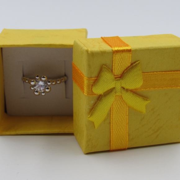 Sterling Silver Beaded Band Clear CZ Diamond Ring - Picture 5 of 5